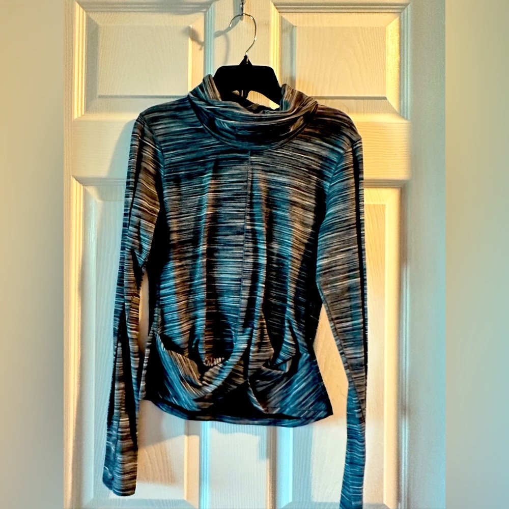 Lululemon cross front pull over